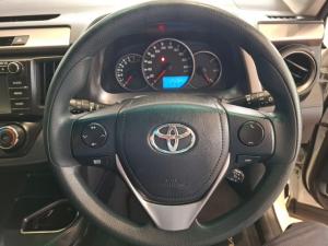 Toyota RAV4 2.0 GX automatic - Image 8