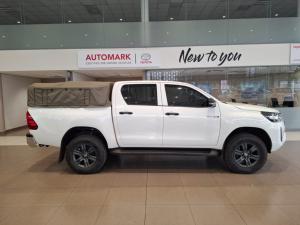 Toyota Hilux 2.4 GD-6 Raider 4X4 automaticD/C - Image 3