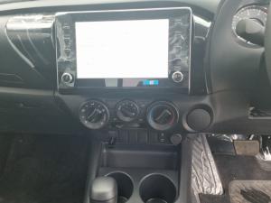 Toyota Hilux 2.4 GD-6 RB Raider automaticS/C - Image 16