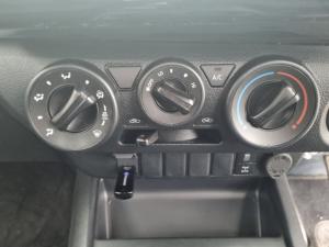 Toyota Hilux 2.4 GD-6 RB Raider automaticS/C - Image 17