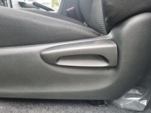 Toyota Hilux 2.4 GD-6 RB Raider automaticS/C - Image 18