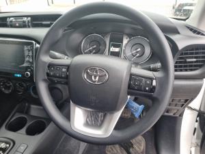 Toyota Hilux 2.4 GD-6 RB Raider automaticS/C - Image 8