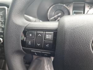 Toyota Hilux 2.4 GD-6 RB Raider automaticS/C - Image 9