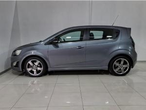 Chevrolet Sonic hatch 1.4T RS - Image 2