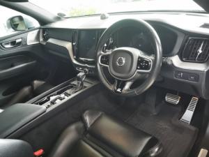 Volvo XC60 B5 AWD Ultimate Dark - Image 6