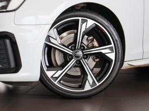 Audi A4 35TFSI Black Edition - Image 3