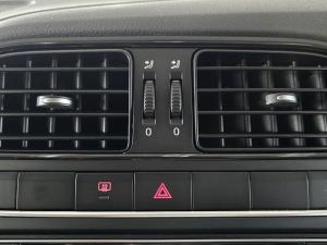 Volkswagen Polo Vivo hatch 1.4 Comfortline - Image 16