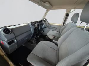 Toyota Land Cruiser 79 4.0PD/C - Image 3