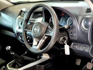 Nissan Navara 2.5DDTi double cab SE Plus manual - Image 17