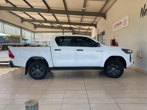 Toyota Hilux 2.8GD-6 double cab 4x4 Raider auto - Image 3