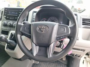 Toyota Quantum 2.8 SLWB panel van - Image 8