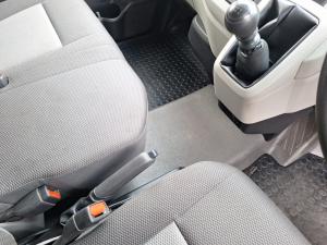 Toyota Quantum 2.8 SLWB panel van - Image 12