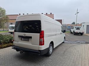 Toyota Quantum 2.8 SLWB panel van - Image 2