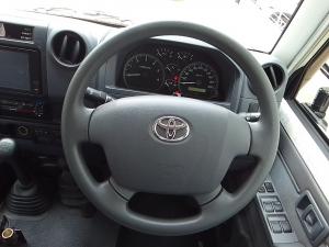 Toyota Land Cruiser 79 4.5D-4D V8 double cab LX - Image 8