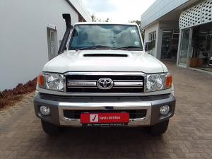 Toyota Land Cruiser 79 4.5D-4D V8 double cab LX - Image 4