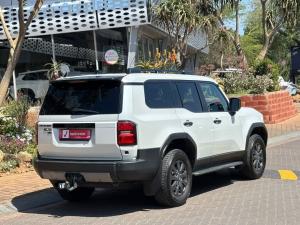 Toyota Land Cruiser Prado 2.8GD VX-R - Image 2