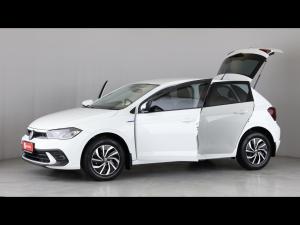 Volkswagen Polo hatch 1.0TSI Life manual - Image 10