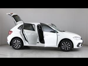 Volkswagen Polo hatch 1.0TSI Life manual - Image 13
