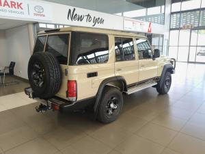 Toyota Landcruiser 76 2.8 GD-6 VX S/W automatic - Image 2
