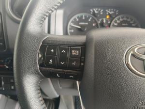 Toyota Landcruiser 76 2.8 GD-6 VX S/W automatic - Image 9