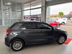 Kia RIO 1.4 LX automatic 5-Door - Image 5