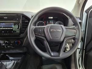 Isuzu D-Max 1.9TD single cab L manual - Image 11