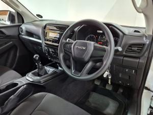 Isuzu D-Max 1.9TD single cab L manual - Image 5