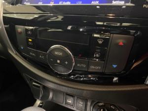 Nissan Navara 2.5DDTi double cab LE - Image 9