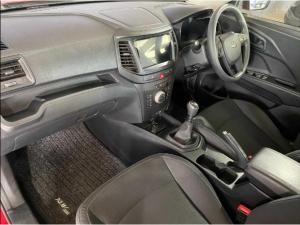 Mahindra XUV300 1.2T W4 SE - Image 13