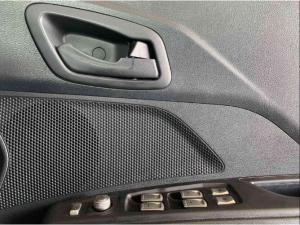 Mahindra XUV300 1.2T W4 SE - Image 9