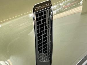 Land Rover Defender 110 P400e X-Dynamic HSE - Image 11
