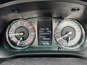 Toyota Hilux 2.4GD-6 single cab 4x4 Raider manual - Image 16