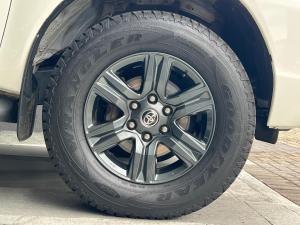 Toyota Hilux 2.4GD-6 single cab 4x4 Raider manual - Image 6
