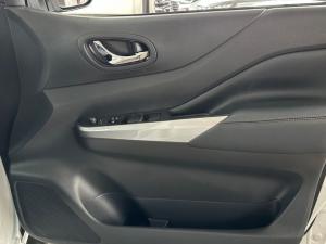 Nissan Navara 2.5DDTi double cab LE Plus - Image 10