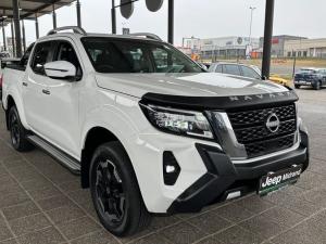 Nissan Navara 2.5DDTi double cab LE Plus - Image 1