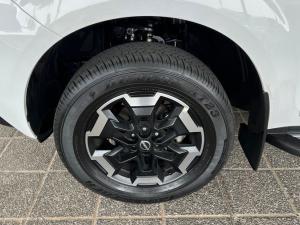 Nissan Navara 2.5DDTi double cab LE Plus - Image 5