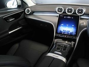 Mercedes-Benz C-Class C200 Avantgarde - Image 15