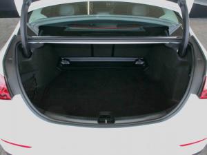 Mercedes-Benz C-Class C200 Avantgarde - Image 16