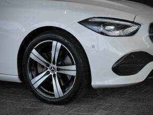Mercedes-Benz C-Class C200 Avantgarde - Image 5