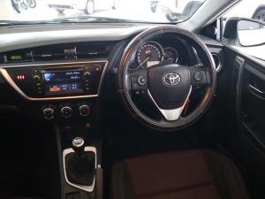 Toyota Auris 1.6 XS - Image 10