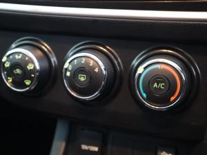 Toyota Auris 1.6 XS - Image 16