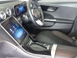 Mercedes-Benz C-Class C200 Avantgarde - Image 17