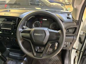 Isuzu D-Max 1.9TD single cab L manual - Image 12