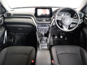 Toyota Urban Cruiser 1.5 XR manual - Image 6