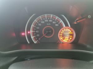 Toyota Vitz 1.0 XR manual - Image 10