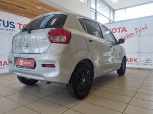 Toyota Vitz 1.0 XR manual - Image 2