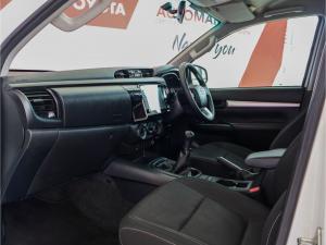 Toyota Hilux 2.4GD-6 double cab Raider manual - Image 7
