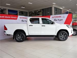Toyota Hilux 2.4GD-6 double cab Raider manual - Image 3