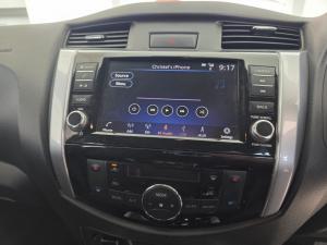 Nissan Navara 2.5D LE 4X4 automatic D/C - Image 11