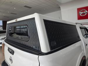Nissan Navara 2.5D LE 4X4 automatic D/C - Image 20